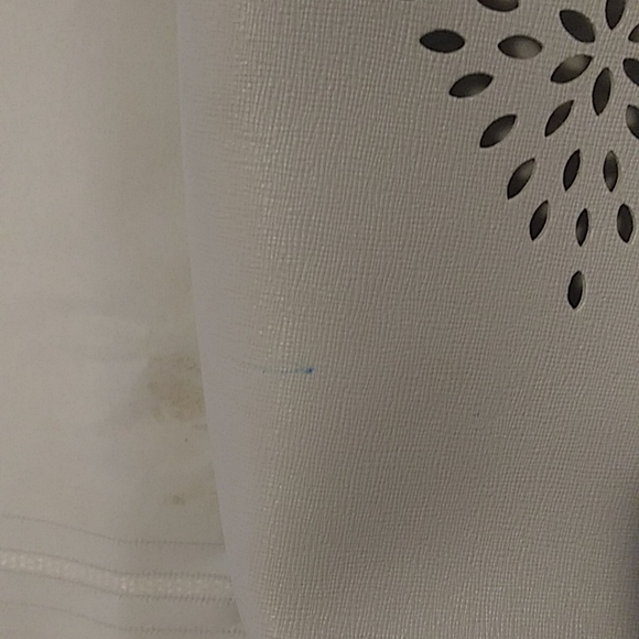 Chic and Sleek White Large Spring Tote Bag - Picture 2 of 10